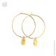 Créoles avec mini médaille miraculeuse en plaqué or - Boucles d'oreilles Godsavetheking