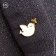 Pin's Esprit Saint avec son rameau d'olivier - colombe de la paix - Pin's et écusson religieux Godsavetheking