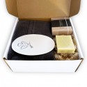 Coffret cadeau serviette invité : porte-savon Esprit-Saint + produits de l'Abbaye de Trapp