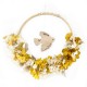 Couronne murale ELEONORE en fleurs séchées hortensia blanc et moutarde avec suspension Esprit-saint - Cadeaux de Baptême fill...