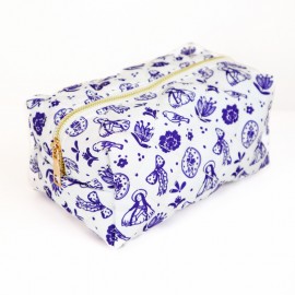 ♥ Trousse de toilette matelassée motif marial bleu et blanc
