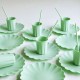 ♥ Assiettes en plastique réutilisable sauge - 22 cm - Décoration de Communion Godsavetheking