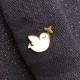 Pin's Esprit Saint avec son rameau d'olivier - colombe de la paix - Pin's et écusson religieux Godsavetheking