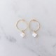 Mini créoles croix en nacre – Plaqué or - Boucles d'oreilles Godsavetheking